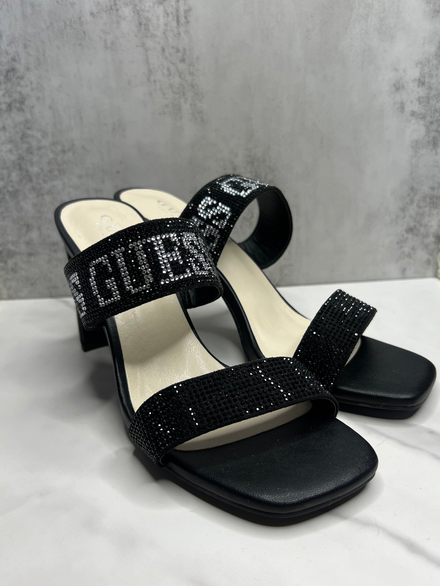 Guess tacones